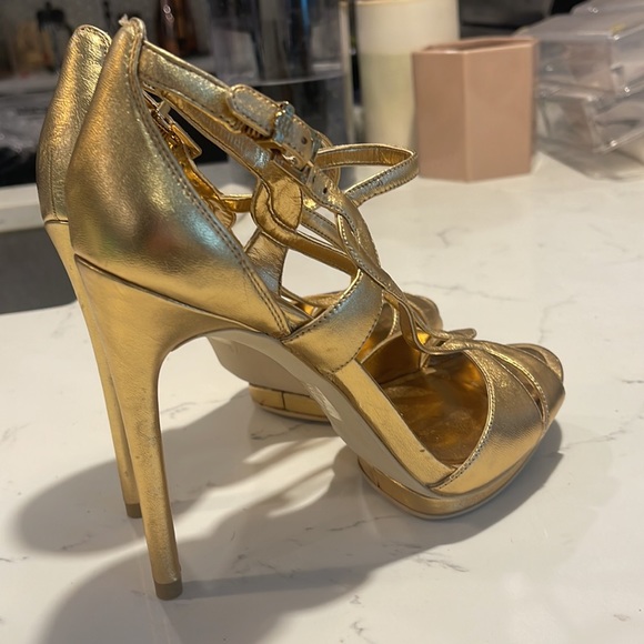 BCBG MaxAzria - Picture 13 of 15